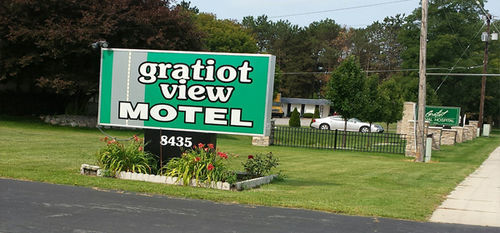 Gratiot View Motel Shields Екстериор снимка