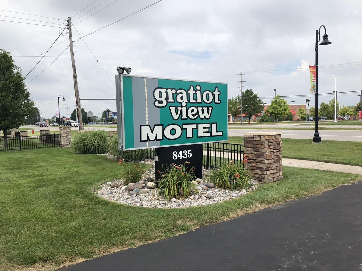 Gratiot View Motel Shields Екстериор снимка